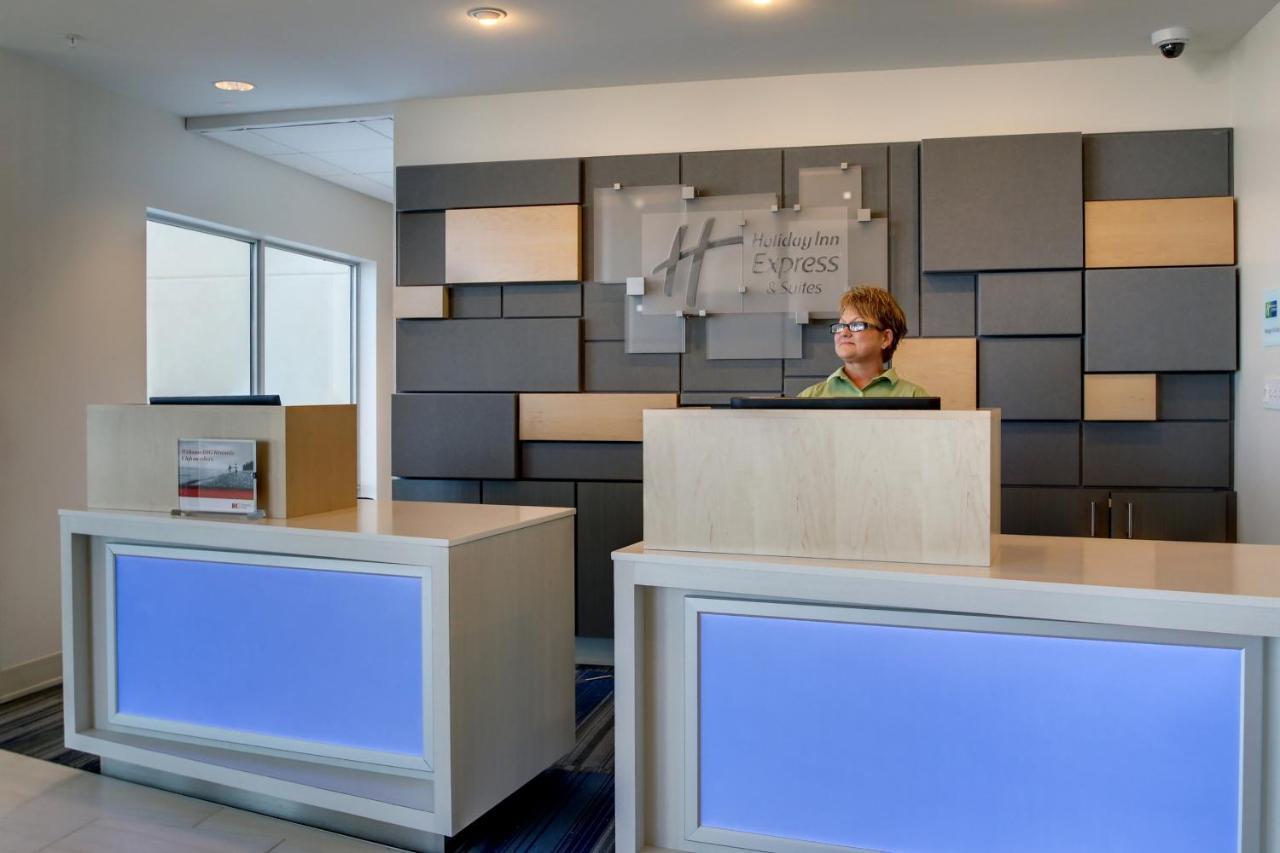 Holiday Inn Express & Suites Galesburg By Ihg Exterior foto