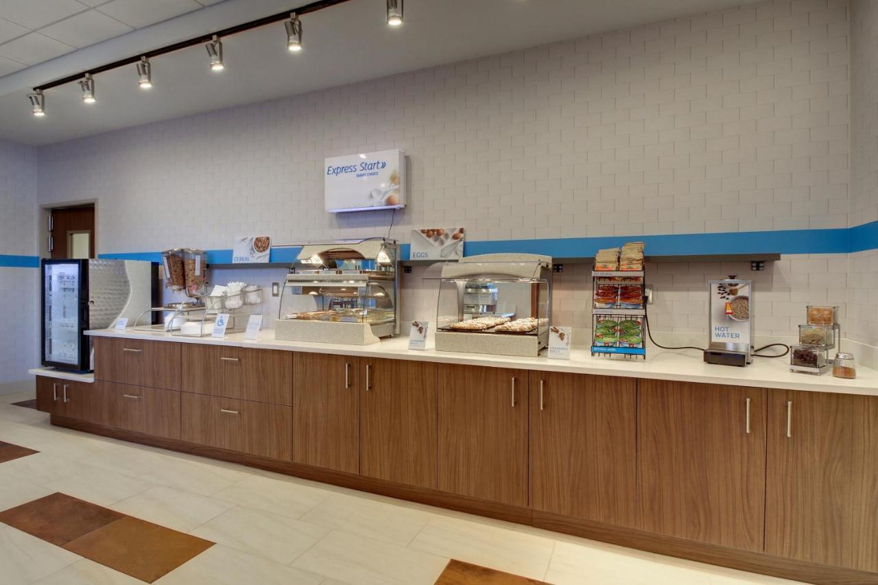 Holiday Inn Express & Suites Galesburg By Ihg Exterior foto