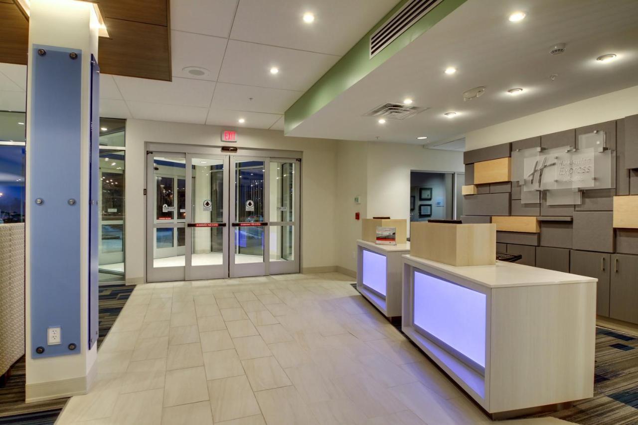 Holiday Inn Express & Suites Galesburg By Ihg Exterior foto