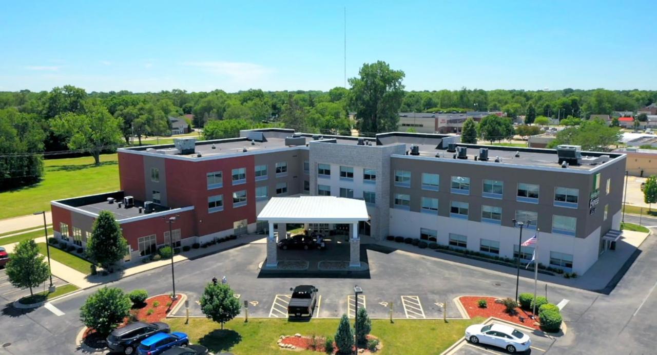 Holiday Inn Express & Suites Galesburg By Ihg Exterior foto